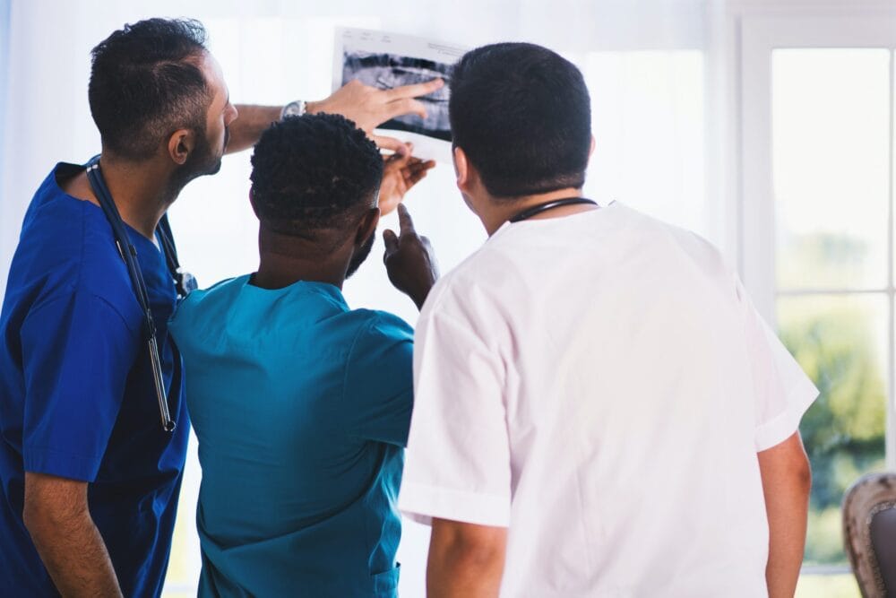 Dental professionals want political parties to pledge support for their health and wellbeing
