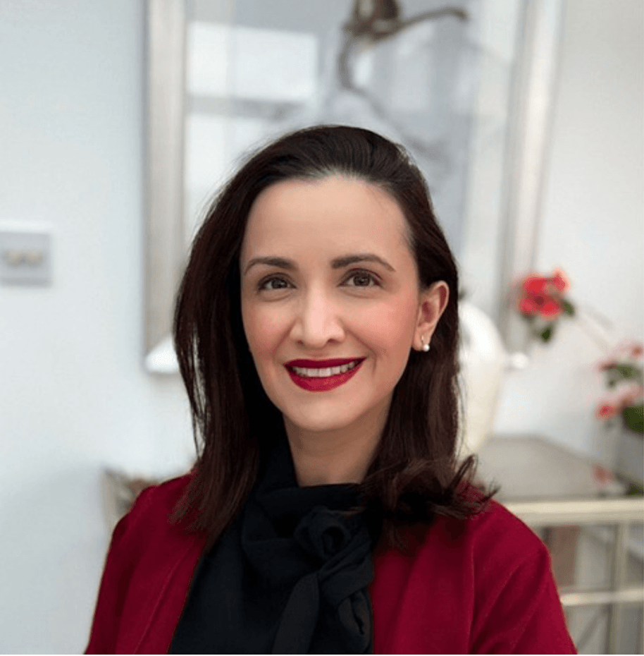 Dual arch orthodontic treatment using Clear Smile Aligners (CSA) and an Inman Aligner