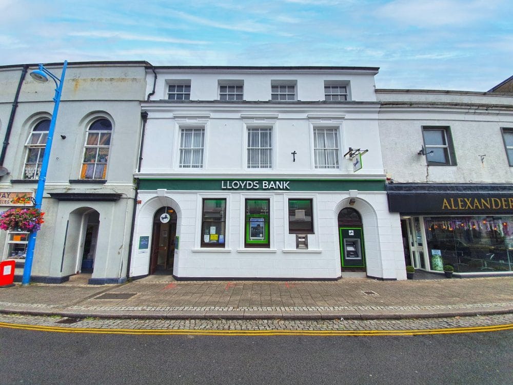 Former Lloyds bank in Pembroke presents outstanding opportunity